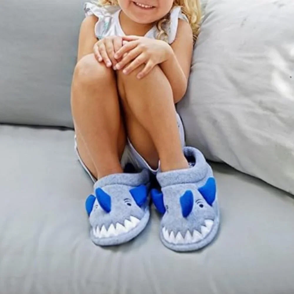 NWT Dearfoams Toddler & Kids' Cute washable Shark slippers big kid size 13/1